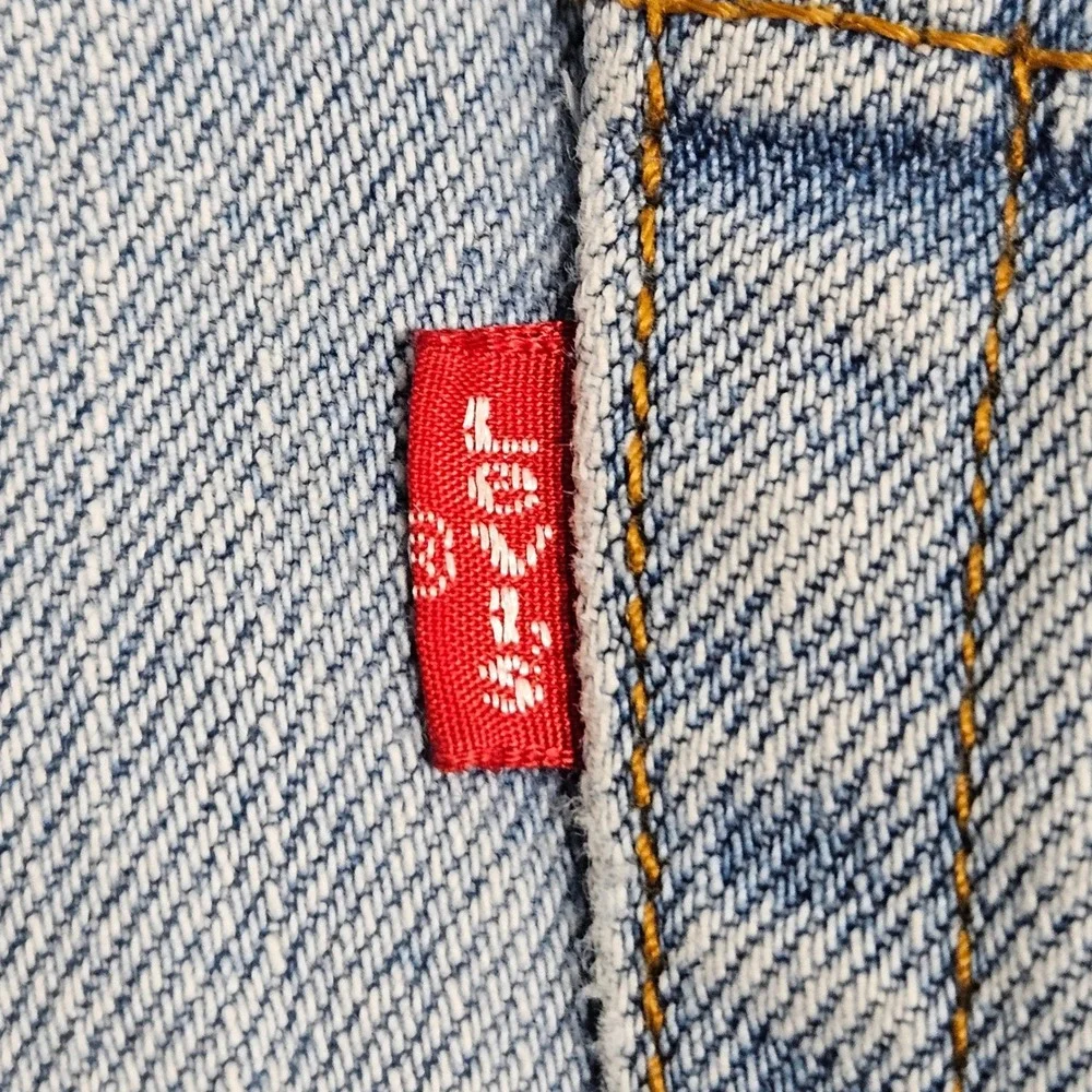 Levi's 550 Relaxed Fit Men 36x30 Light Blue Denim Tapered Leg Jeans Vintage Y2K
